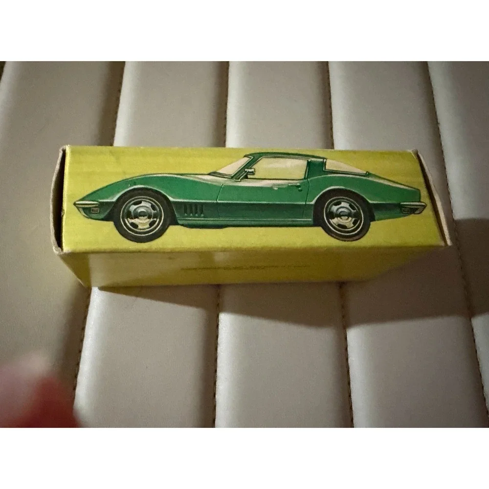 Avon - '65 Corvette Stingray  - Deep Woods After Shave - W/Box - Full - 2oz
